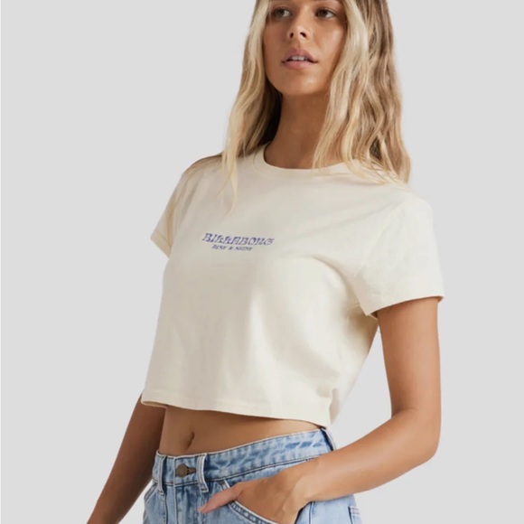 NWT Billabong T-shirt - Picture 1 of 4